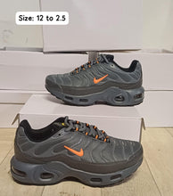 Load image into Gallery viewer, Shoes